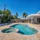 Relax Poolside & Walk or Bike to the Beach From This Amazing Naples Pool Home! - Foto 2
