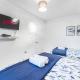 Modern Apartment in Central Location with Free Parking, Fast Wifi, Smart TV with Netflix, Prime and Disney by Yoko Property Nottingham - Photo 7