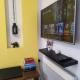 The Yellow Sapphire Sanctum - Cosy 1 bed flat with FREE Parking & FAST WiFi near city centre, Birmingham New Street Station, National sea life centre Birmingham, Ladywood leisure centre and Egbaston golf club, Birmingham (foto 5)