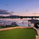 'Riverside Retreat - Absolute Waterfront' by HolidayCo, Daleys Point - Fotografie 2