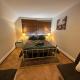 lush bedroom in loving home Purley - Photo 6