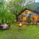 StayVista at Maryam Cottage - Pet-friendly Villa with Alfresco Dining, BBQ, Bonfire, パハルガム - 写真 1