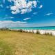 Beach House Condominiums D102 - Beachfront with Pool, WiFi, & Beach Service Destin - Foto 3