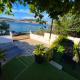 Beach Holiday home with private jacuzzi & parking, Trogir (fotografie 3)