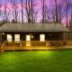 Cabin with King Bed , XBOX, HotTub, Games, Firepit , Stargazing Dome