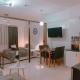Bright & Airy Studio near Venice Mall with Pool, Gym & Fast WiFi, Manila - Foto 2