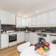 Bondi Beach Spacious Apartment, Sydney