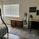 Peaceful 2bed,1bath condo with free parking all yours to enjoy, Fresno (fotografie 7)