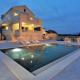Villa Lokanjac with pool and panoramic sea view, Selca (фото 3)