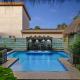 Modern Home with Chic Bohemian Style and Zen Outdoor Oasis with Swimming Pool and Tiki Style Dining Space, Potrero (fotografie 6)