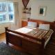 Spacious 2 bed maisonette near town, that sleeps 6