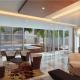Free Parking with balcony and city view at Uptown Parksuites BGC, Manila - Foto 7