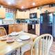 Charming Fox Den Cabin in Whittier with Hot Tub!, Whittier (foto 7)