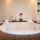 Perfect Romantic Getaway, Cozy Retreat with Jacuzzi Barcelona - Foto 4