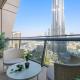Chic 3BR Downtown Burj Khalifa & Fountain Views with Pool Access, Dubai - Foto 5