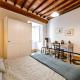 GuestHost - Castellare degli Ugurgieri Central Apt, Siena (zdjęcie 2)