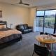 Bach22 Rustic Romantic getaway, Te Puna (фото 8)