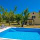 Villa Loreta, a beautiful and cozy villa minutes away from the sea Raša - Фото 1