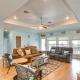 Crystal Beach Home with Deck and Ocean Views!, Crystal Beach (fotografie 3)