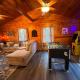 Cabin, hot tub, arcade games! sleeps 8! Gatlinburg - Foto 6