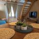 La Saugeraie - Renovated cottage for 2 in historic village, Burnand (fotografie 6)