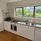 2 Bedroom home, City and Sea Views, Окленд - Фото 5