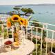 Bayfort Sea Studio - Comfortable Couples Retreat with Stunning Coastal Views
