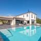 Villa Cypress Hill, Rakotule