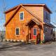 LOCATION 1 Bed 2 Bath Dolly Bear Hideaway located less than a mile from the Pigeon Forge strip