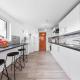 Spacious 7 Bed- High Street Location, Londres - Photo 6