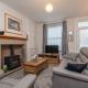 Sleeps 5 - 3 Bedrooms - walk to the square hosted Happy Valley cast Hebden Bridge - Foto 3