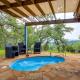 Modern Fischer House with Deck, Fire Pit and Hot Tub!, Fischer - Fotografie 1