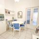 Central Apartment - 2 BR & Terrace I 50m to Beach Loutraki - Fotografie 3