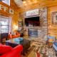 Easy-Access Pigeon Forge Cabin with Hot Tub!, Pigeon Forge (foto 4)
