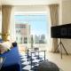 Spacious 2BR in Downtown in High Floor, Dubaj - Fotografie 3
