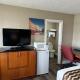 Champlain Motor Inn Pembroke - Photo 9