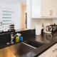 Chic 1-Bedroom with Dinning area in Central Location Close to Downtown with Free Parking, Los Angeles - Foto 2