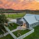 Kingsby Cottage - 1 Bedroom w Mountain views, Boerne