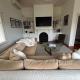 Home Away From Home, Окленд - Фото 8