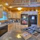 Feather Ridge - Dog-Friendly Mountain Cabin Rental Mountain Views, Hot Tub, Game Room, Outdoor Firepit, - Blue Ridge, GA - Fotografie 7