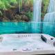 Mews House, Tewkesbury town centre, hot tub, pets, Gloucestershire