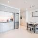 Charming 1BR Apartment at Marina Vista Tower 2 Emaar Beachfront Dubai Marina by Deluxe Holiday Homes, Dubaj - Fotografie 6
