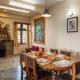 StayVista at Thangsing Farmhouse 4 BHK Pahadi villa with Gazebo, Indoor-Outdoor Games near Sikkim, Kaluk - Foto 9
