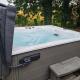 Squirrel Lodge at Owlet Hideaway - with Hot Tub, Near York - Foto 3