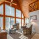 Poconos Cabin on 3 Acres - 5 Mi to Blue Mountain!, Palmerton