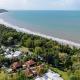 Surya Beachfront Villa, Port Douglas (foto 2)