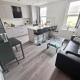 Modern 4 BR flat with 4 ensuites in central Reading - Photo 4