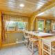 Rustic Cabin in West Danville with Deck and Fire Pit!, West Danville (zdjęcie 8)