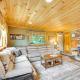 Rustic Cabin in West Danville with Deck and Fire Pit!, West Danville (zdjęcie 5)