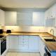 The Tipsy Turtle - Stylish 2 bed flat with parking, Kent - Foto 6